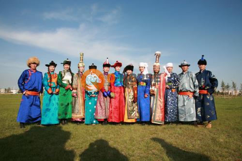 蒙古名族服饰.jpg